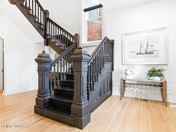 3rd image of 940 S 6th St