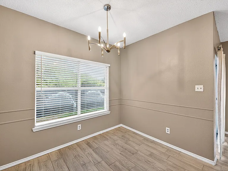 1523A Collin Dr — Photo 4