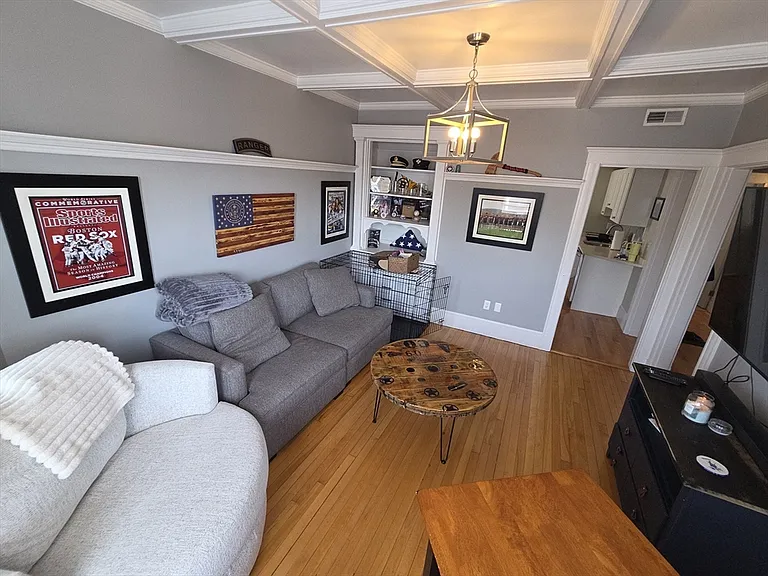 40 King St #3 — Photo 4