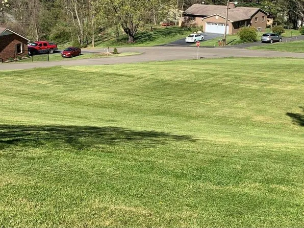 Williams St, Galax, VA 24333