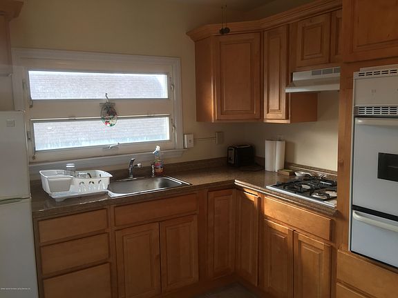 3rd image of 284 Hunter Ave