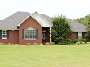 390 Channel Cir, Russellville, AR 72802