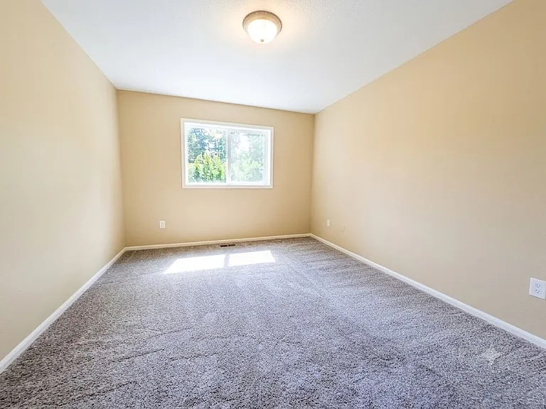 17147 Warren Ct — Photo 25
