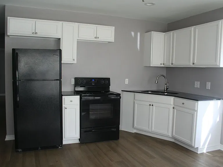 2319 NW 12th St — Photo 3