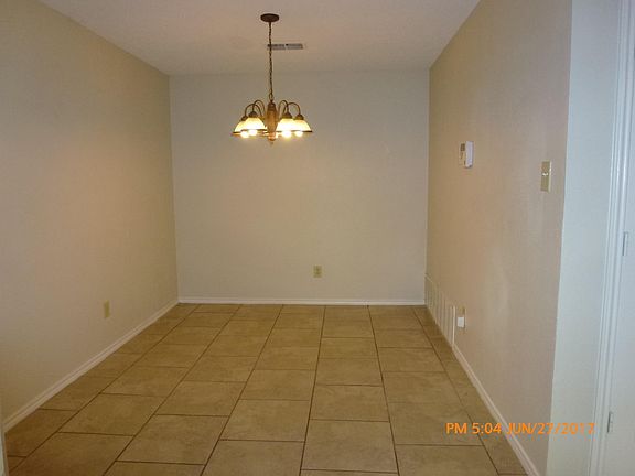 5th image of 3311 S Meadow Dr