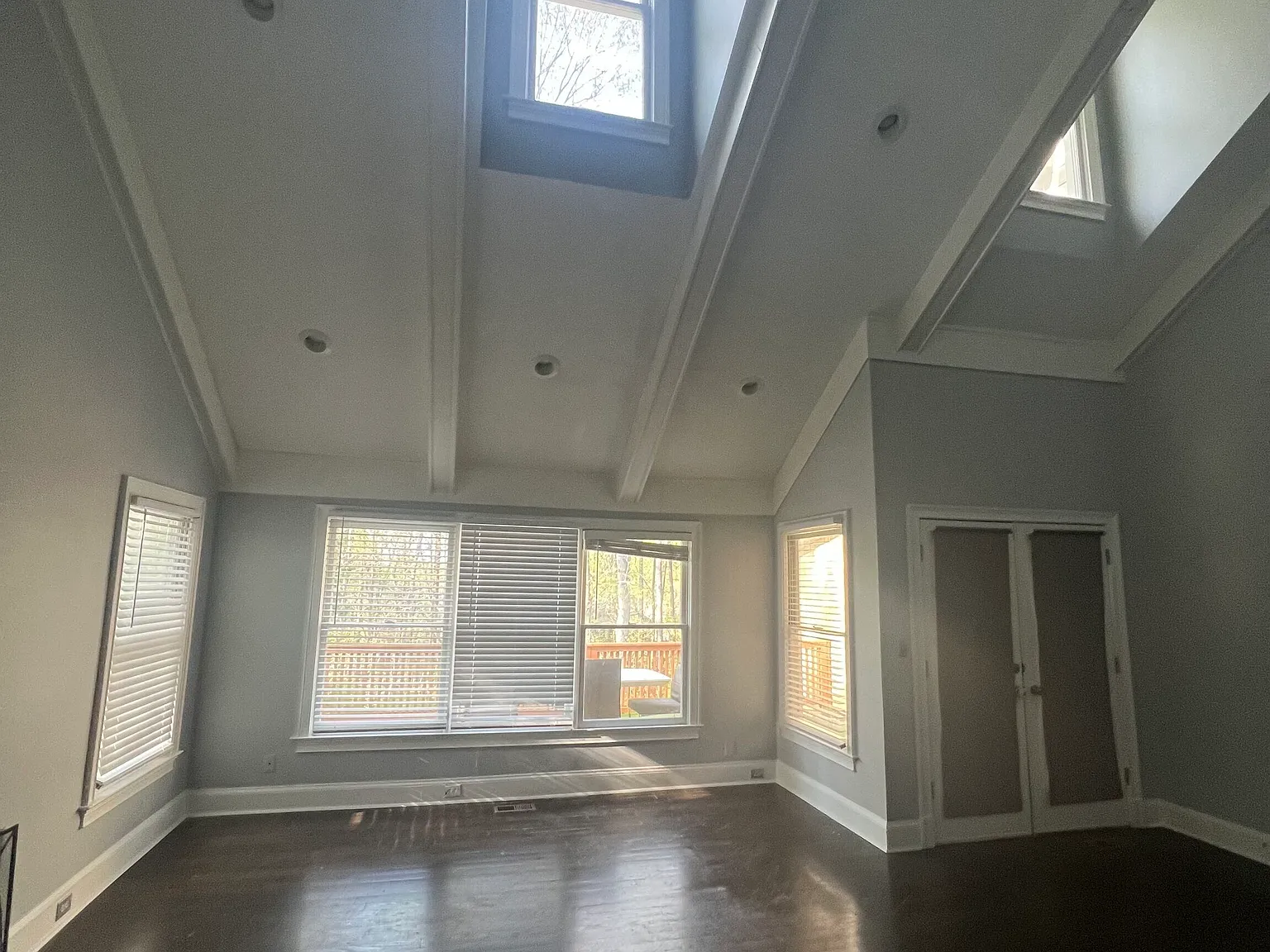 3 bed, 3.0 bath, $2,800 — Photo 2