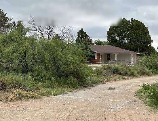3rd image of 720 W Cherry Ln