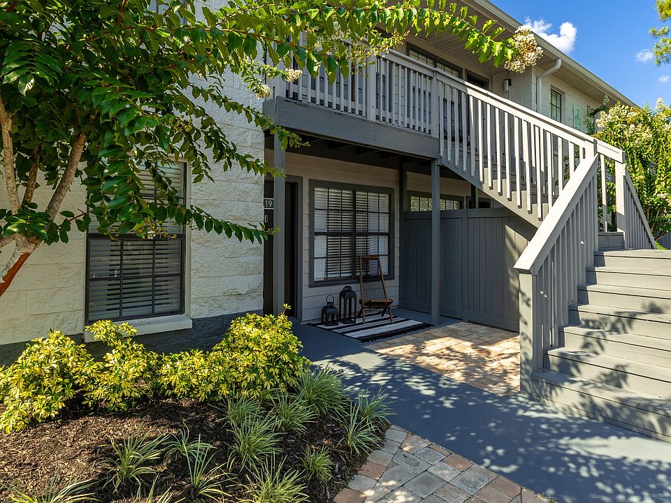 Enjoy your own private patio with first-floor apartment homes.