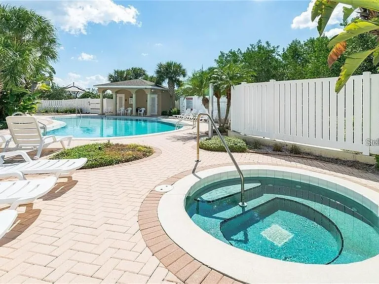 10217 Dolce Vista Dr NE — Photo 3