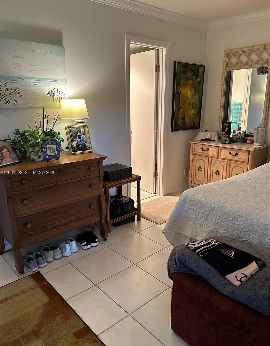 Newport K Condo — Photo 3
