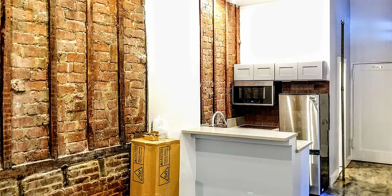 Rented by 585 Evergreen Avenue, LLC | media 7