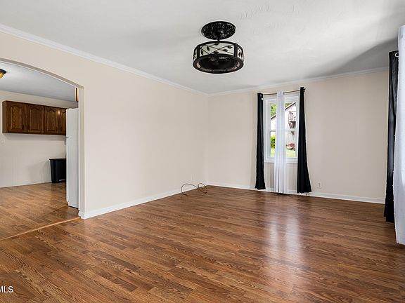 4th image of 1701 Highpoint Ave