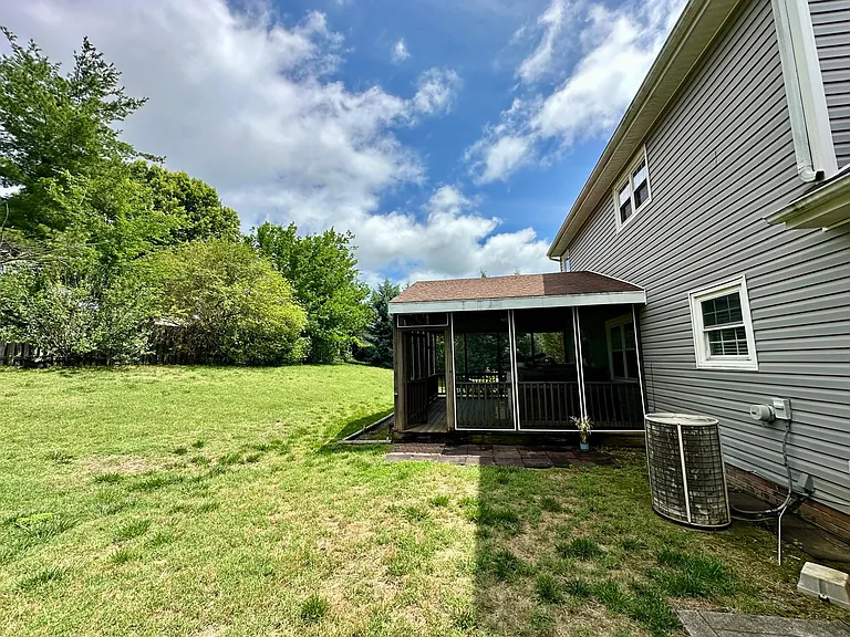 8425 Hirsch Dr — Photo 26