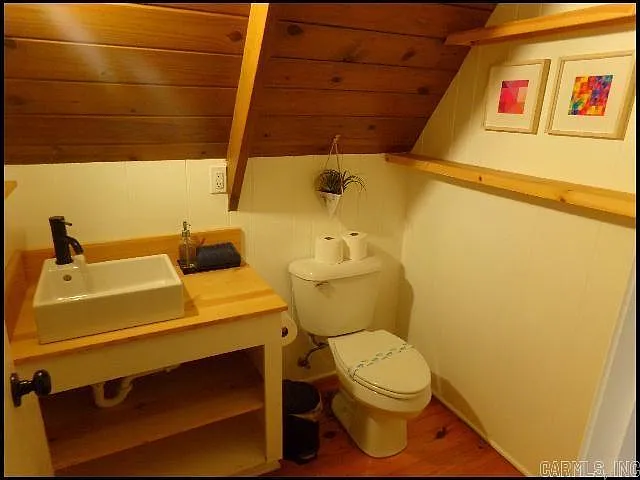 136 Catalina Cir — Photo 12