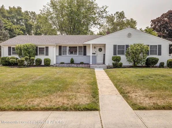 21 Lexington Road, Howell, NJ 07731