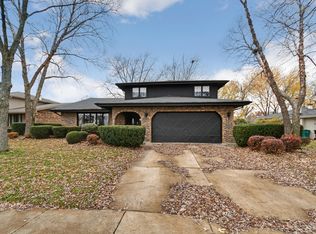 15400 Orlan Brook Dr, Orland Park, IL