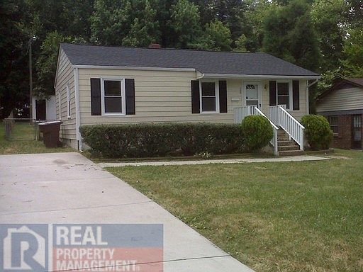 1st image of 105 W Terrell St