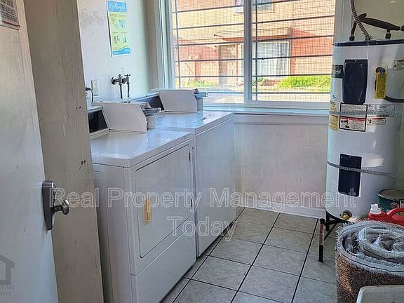 4th image of 2302 I St NE APT 1