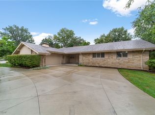 23950 Hazelmere Rd, Shaker Heights, OH 44122