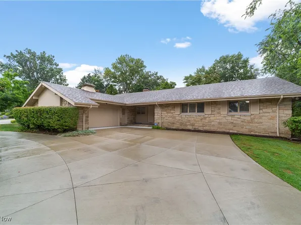 23950 Hazelmere Rd, Shaker Heights, OH 44122