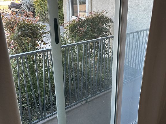 4th image of 3910 Haines St