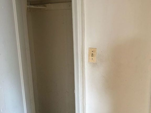 3rd image of 724 E 27th St APT 4K