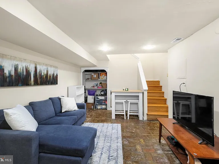 234 Bainbridge St #1B — Photo 3