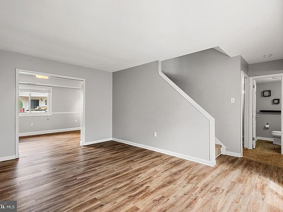 5th image of 155 Roskeen Ct