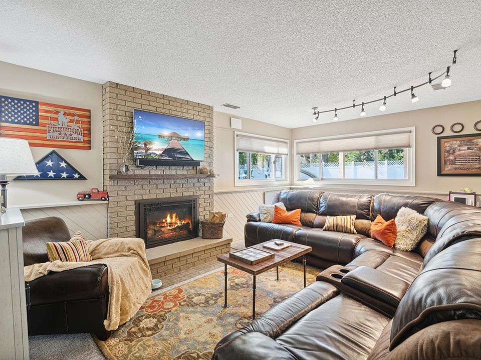 1st image of 4505 Oak Leaf Dr