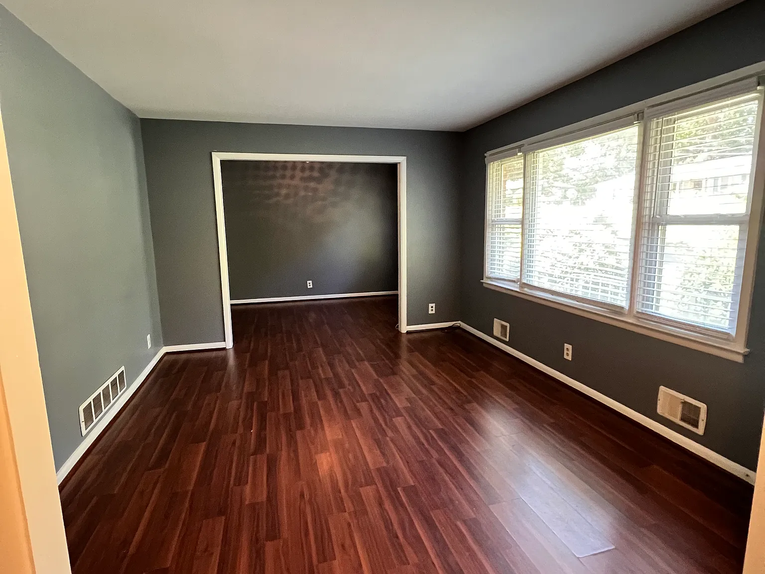 3 bed, 1.5 bath, 1070 sqft, $1,850 — Photo 4