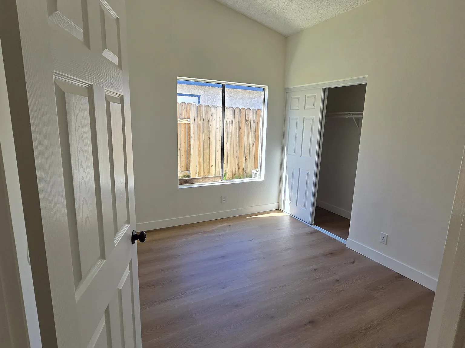14179 Rosewood Dr — Photo 4