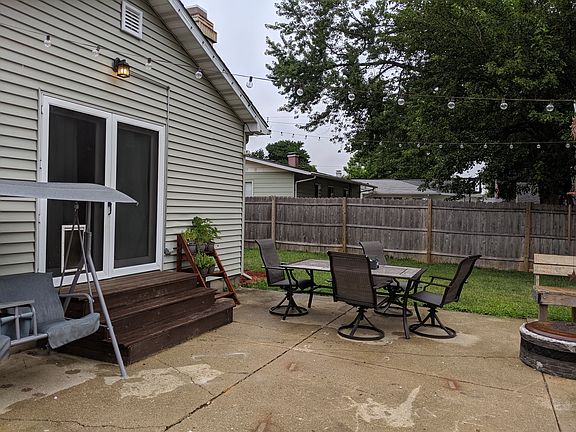 3rd image of 912 Brentwood Dr