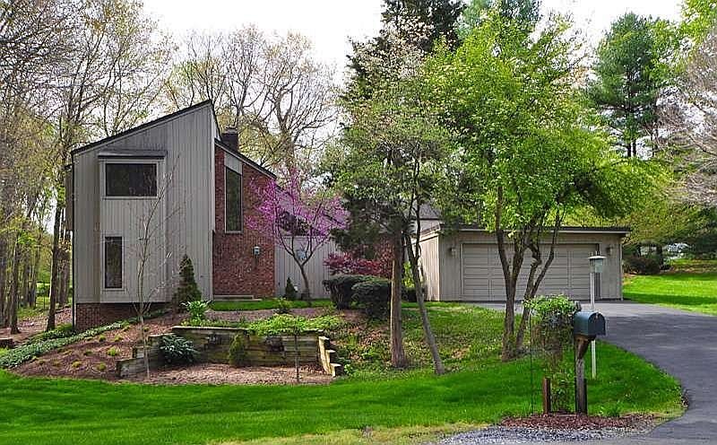1st image of 9701 Darlene Ln