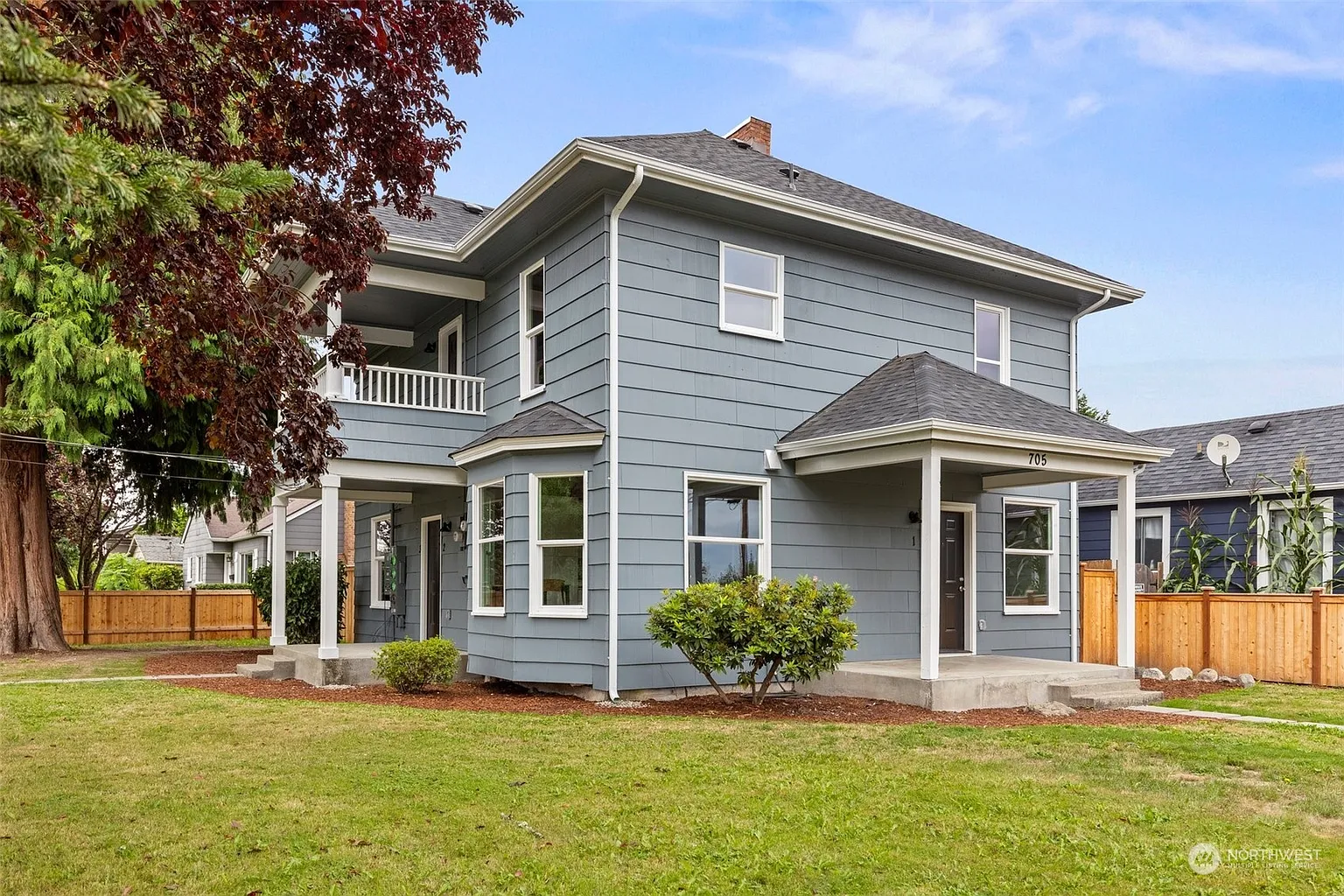 705 4th Avenue SW photo 1