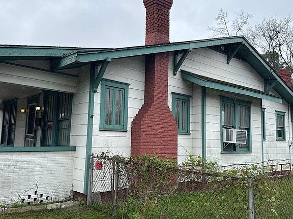 4th image of 3032 LAURA Street N