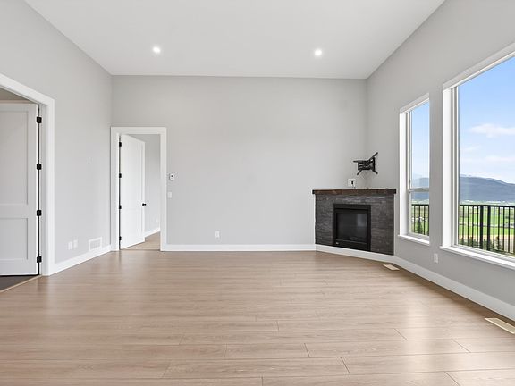 5th image of 36390 Epworth Ct