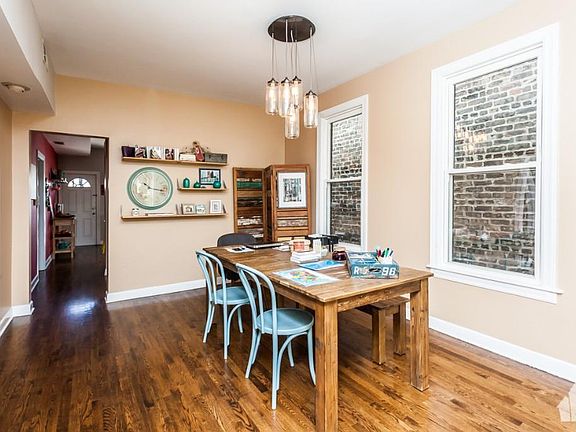3rd image of 828 W Buckingham Pl #1018