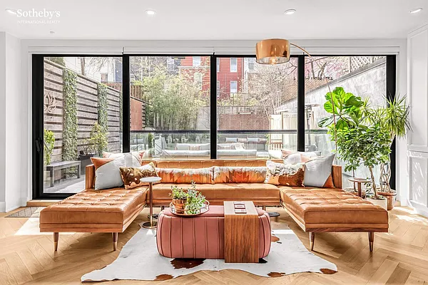 Sold by Sotheby's International Realty | media 2