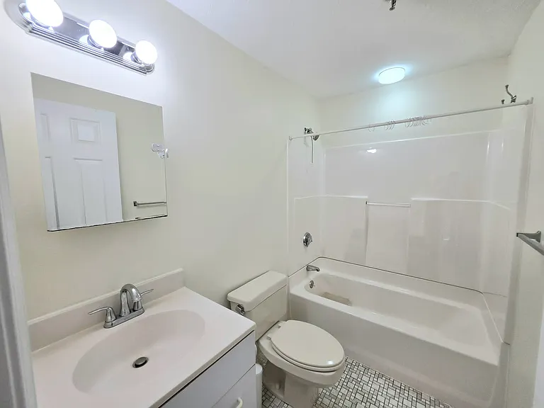 230 Willard St #407 — Photo 14