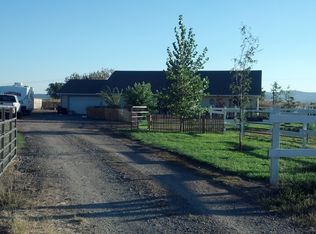 8236 Rocking Horse Ln, Klamath Falls, OR 97603