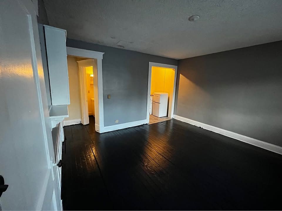 1st image of 185 W Sugartree St #11