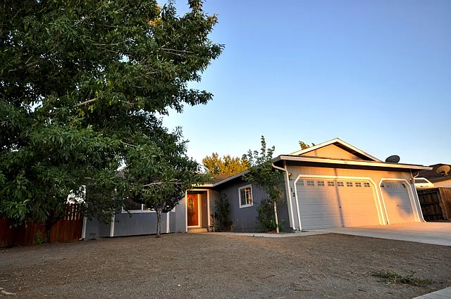 112 Michaelsen Dr photo 1