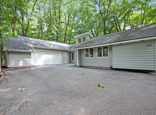 205 Portchester Rd, Holland, MI 49424