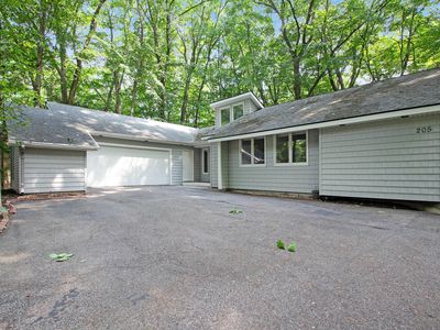 205 Portchester Rd, Holland, MI, 49424