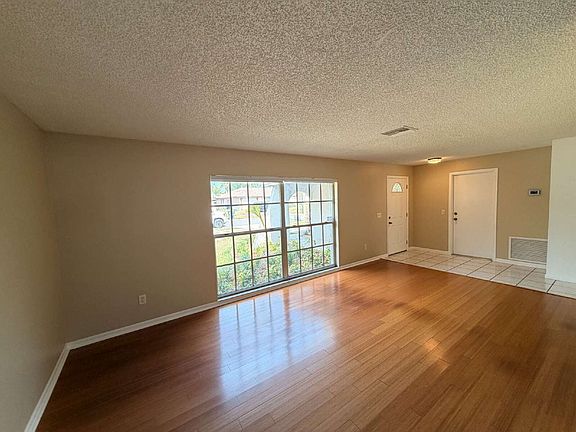 5th image of 14001 Dominion Ct