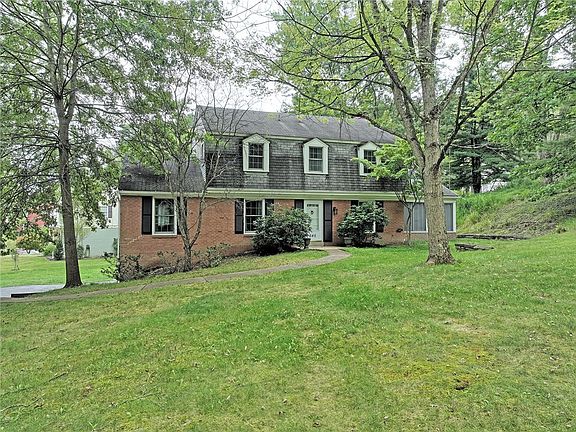 3rd image of 545 Pebblewood Ct