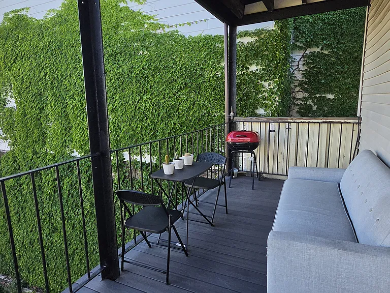 667 Saratoga St #2 — Photo 10