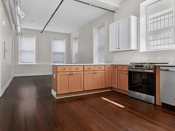 4th image of 813 Chapel St #817-2D