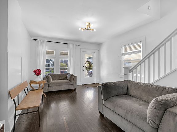 5th image of 1334 N Lasalle St