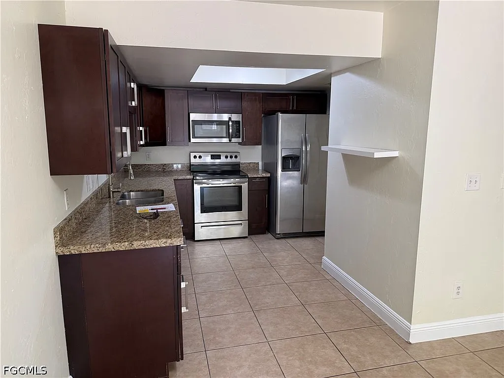 3 bed, 2.0 bath, 1130 sqft, $1,750 — Photo 4